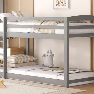 Grenen stapelbed met valbeveiliging + ladder – 90x200cm – Grijs Grenen stapelbed met valbeveiliging + ladder – 90x200cm – Grijs