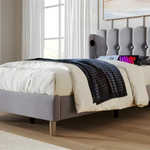 Gewatteerd linnen bed 90x200cm – met oplaadpoorten en lattenbodem – Grijs Gewatteerd linnen bed 90x200cm – met oplaadpoorten en lattenbodem – Grijs