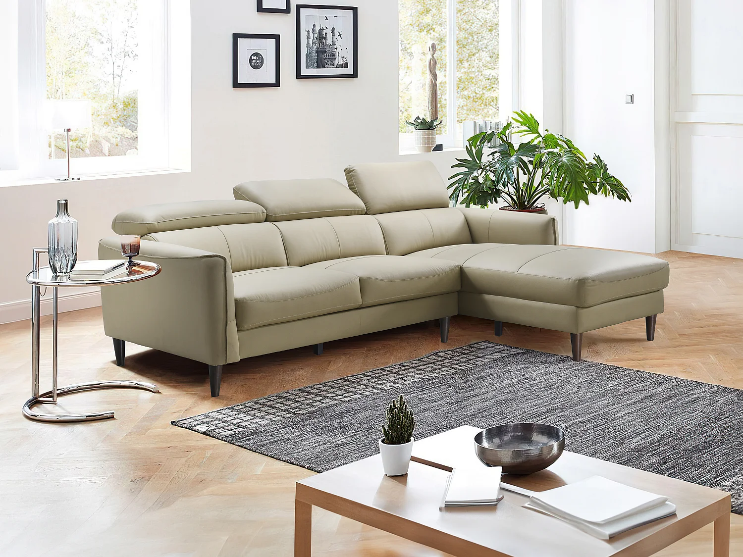 Hoekbank met hoek rechts van beige buffelleer SALVI