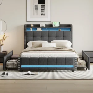 Gestoffeerd bed 140 x 200 cm met hoofdeinde en 4 laden – LED's + USB-aansluiting – Linnenstof – Grijs (zonder matras) Gestoffeerd bed 140 x 200 cm met hoofdeinde en 4 laden – LED's + USB-aansluiting – Linnenstof – Grijs (zonder matras)