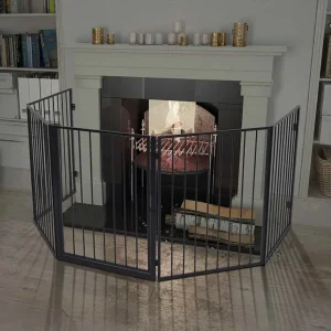 Hekwerk voor huisdieren rond vuur en grill van zwart staal