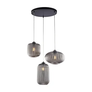 Suspension Glamour fer noir, câbles réglables, verre soufflé miroir gris décor rayé, 3 lumières, look élégant Suspension Glamour fer noir, câbles réglables, verre soufflé miroir gris décor rayé, 3 lumières, look élégant