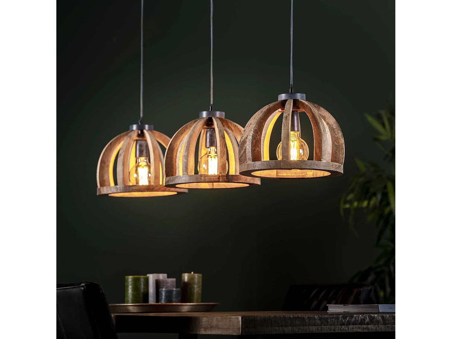 Hanglamp gemaakt van naturel mangohout- 3 lampen - Gebogen houten spijlen Ø30