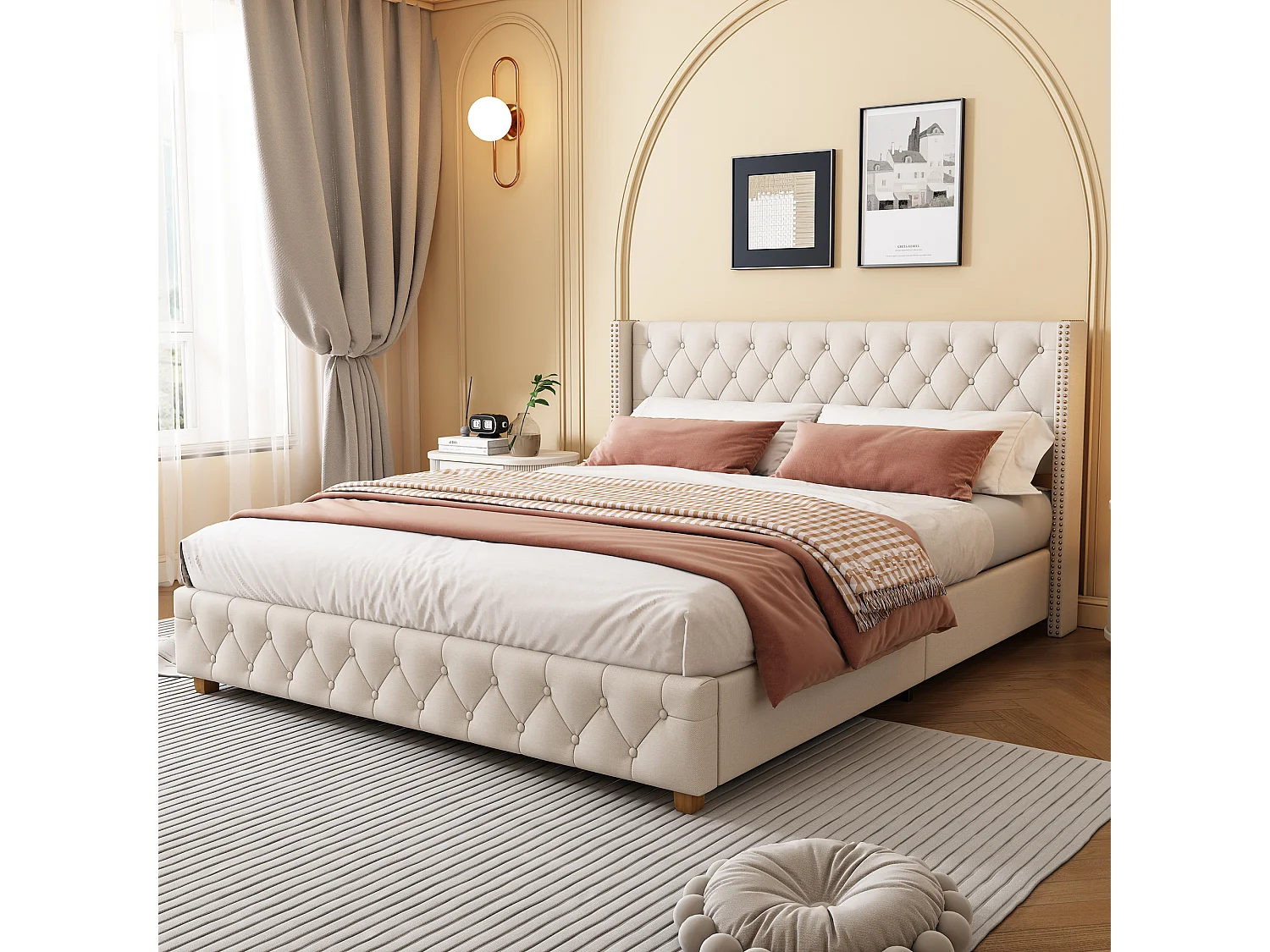 Gestoffeerd bed 140x190 cm, lattenbodem, met hoofdbord, knopen en klinknagels, houten poten, linnen, beige