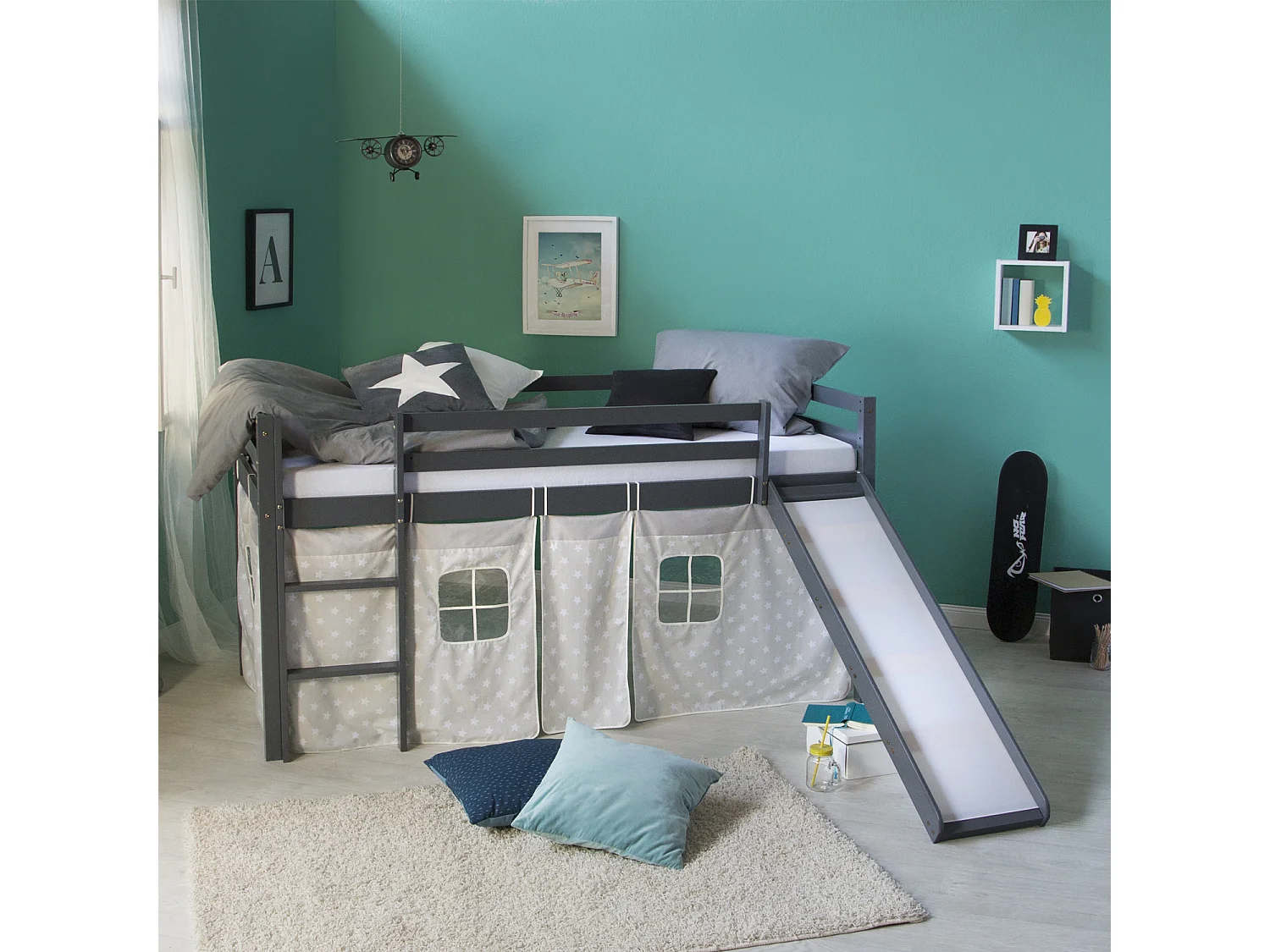 Hefbed 207,5x110x219,5 cm Grijs met glijbaan massief dennenhout gordijn sterren lattenbodem