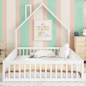 Gestoffeerd bed 140×200 cm in wit grenen met lattenbodem, huisstijl met schoorsteen, voor moderne kinderkamer Gestoffeerd bed 140×200 cm in wit grenen met lattenbodem, huisstijl met schoorsteen, voor moderne kinderkamer