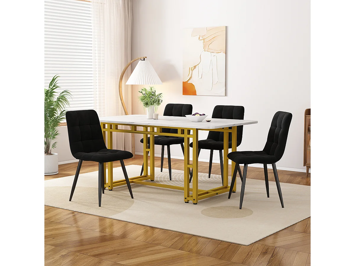Gouden eettafelset (120x70cm) met 4 zwarte fluwelen stoelen.