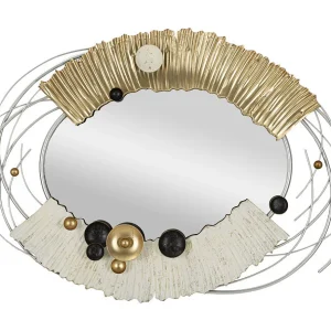 Gouden metalen wandspiegel 114x7x81 cm. Gouden metalen wandspiegel 114x7x81 cm.