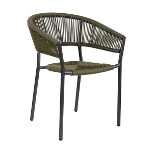 Groene rotan stoel voor thuis