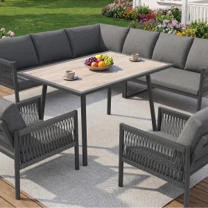 Hoek Tuinsalon Eetkamer in L-vorm 7-8 Personen – Tafel met Glas Blad in Houtlook, Bank en 2 Fauteuils van Gevlochten Koord – Staal en Polyester – Grijs Hoek Tuinsalon Eetkamer in L-vorm 7-8 Personen – Tafel met Glas Blad in Houtlook, Bank en 2 Fauteuils van Gevlochten Koord – Staal en Polyester – Grijs