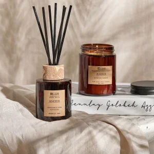 Geurkaars met geurstokjes DARK ELEGANCE Soja wax Orientaalse geurnoten Geurkaars met geurstokjes DARK ELEGANCE Soja wax Orientaalse geurnoten