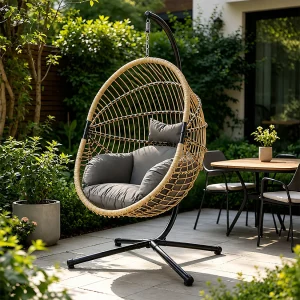 Hangende Rotan Schommelstoel met Grijze Kussen BRASILIA – Stalen Frame – Eenvoudige Montage Hangende Rotan Schommelstoel met Grijze Kussen BRASILIA – Stalen Frame – Eenvoudige Montage