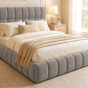 Gestoffeerd tweepersoonsbed 140 x 200 cm – Met gestoffeerd hoofdbord – Fluweel – Grijs (matras niet inbegrepen) Gestoffeerd tweepersoonsbed 140 x 200 cm – Met gestoffeerd hoofdbord – Fluweel – Grijs (matras niet inbegrepen)