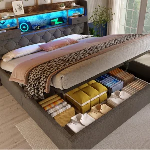 Gestoffeerd opbergbed 140×190 cm – met LED – met 4 oplaadpunten (USB/Type-C) – hoofdeinde met opbergruimte – linnen – Grijs (zonder matras) Gestoffeerd opbergbed 140×190 cm – met LED – met 4 oplaadpunten (USB/Type-C) – hoofdeinde met opbergruimte – linnen – Grijs (zonder matras)